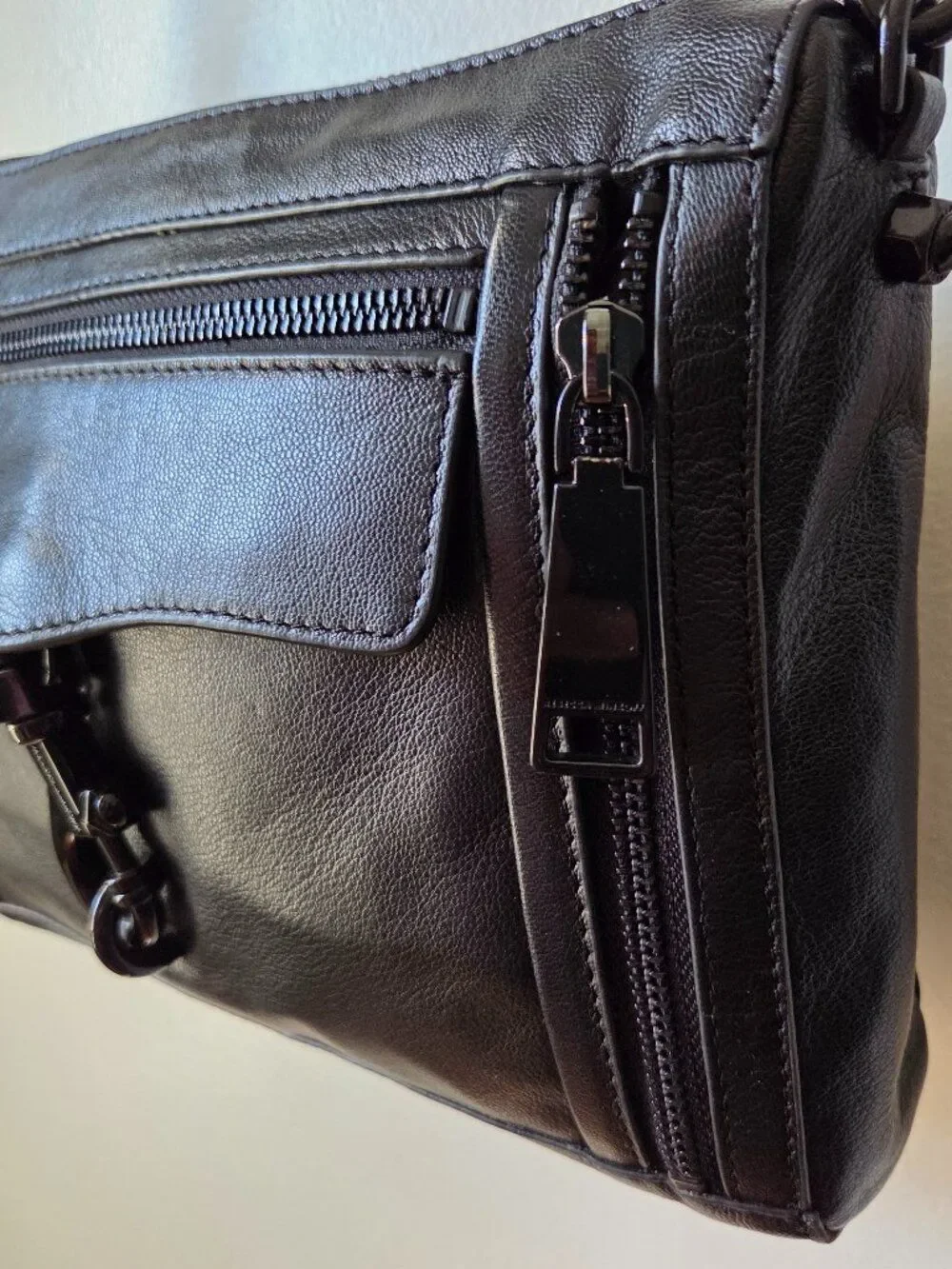 LIKE NEW REBECCA MINKOFF BLACK GENUINE LEATHER CROSSBODY BAG MEDIUM